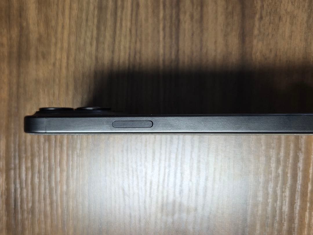 iPhone 15 Pro 256GBブラックチタニウム simフリー