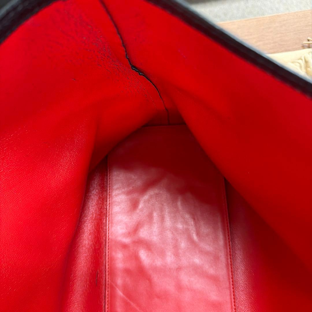 スタッズ付き黒レザートートバッグ