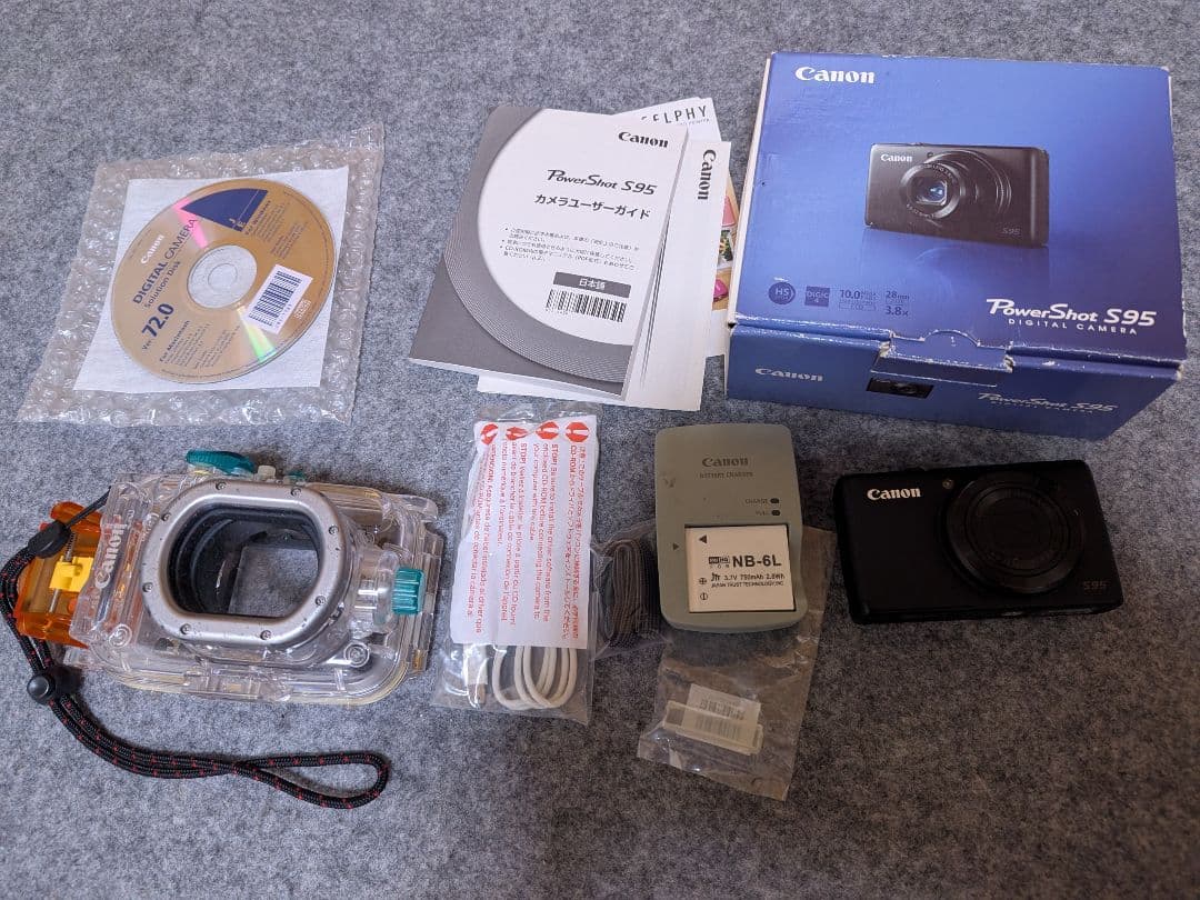 Canon PowerShot S95 本体と付属品　ジャンク