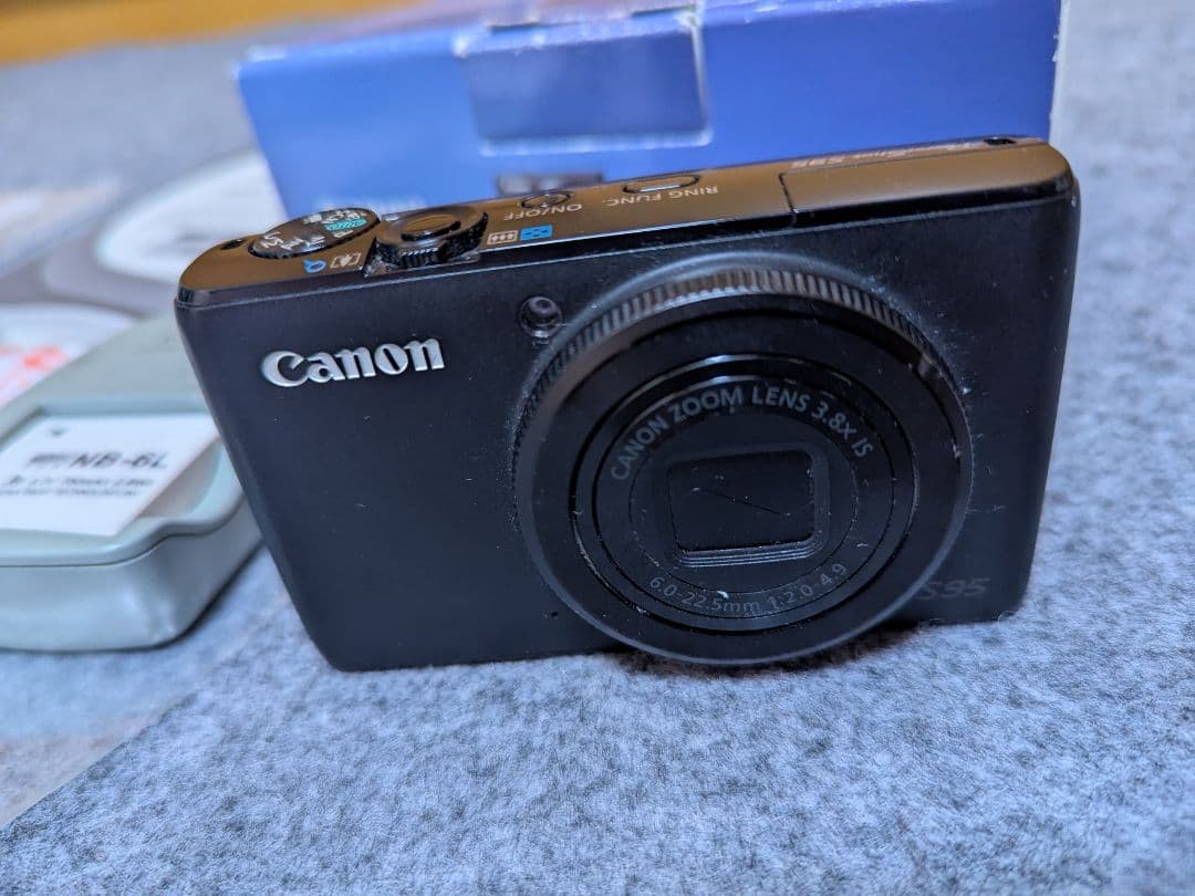 Canon PowerShot S95 本体と付属品　ジャンク