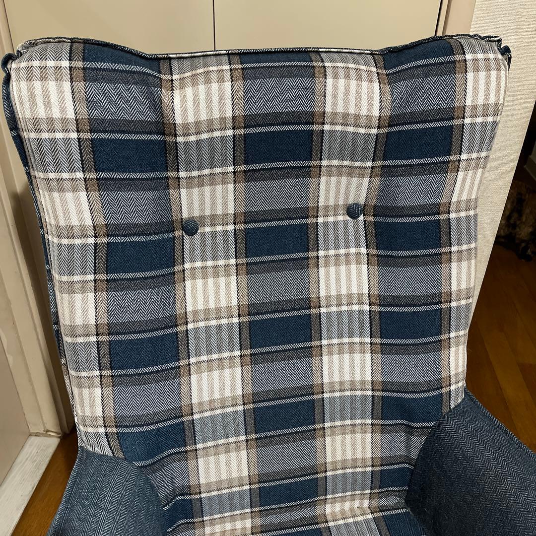 一人掛けソファ　肘掛け付き　ハイバック背もたれ　回転式　高座椅子