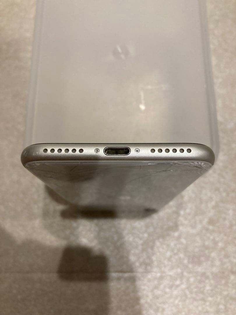 Apple iPhone SE 3 64GB ホワイト 本体 simロックなし