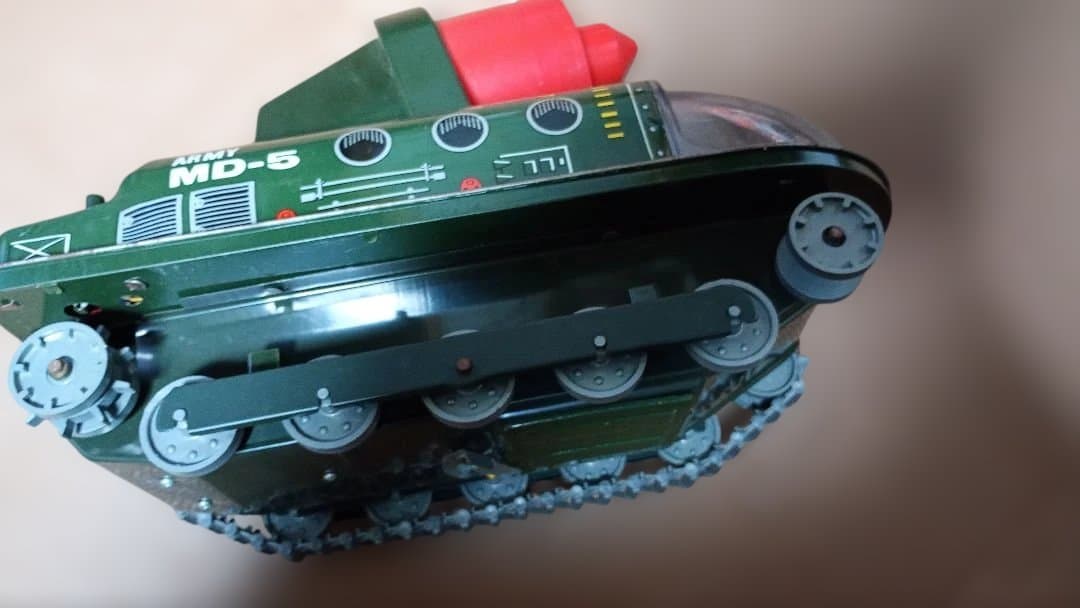 ブリキのおもちゃ MD-5 軍事風キャタピラ模型 難アリ
