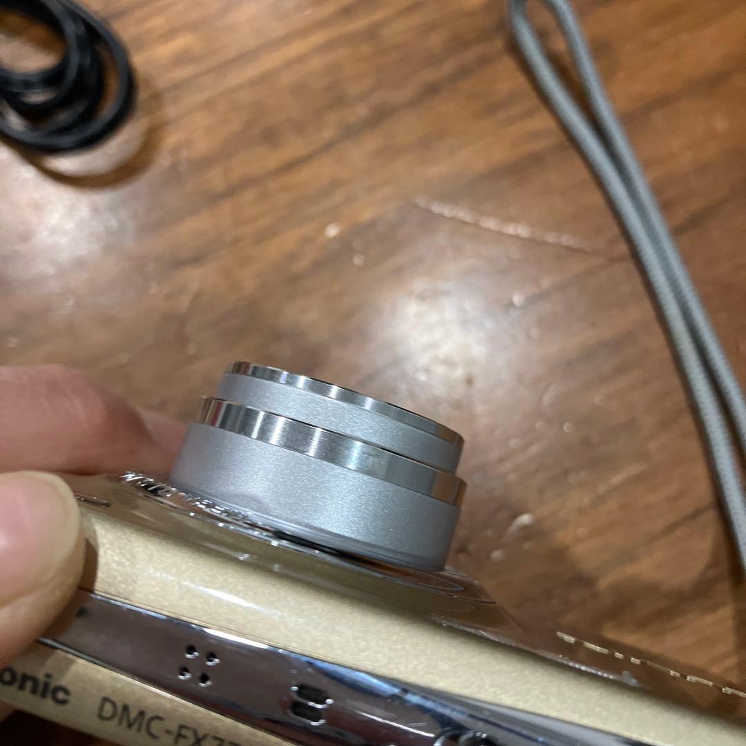 フ*ー様 Panasonic DMC-FX77 ゴールド　デジカメ　LUMIX