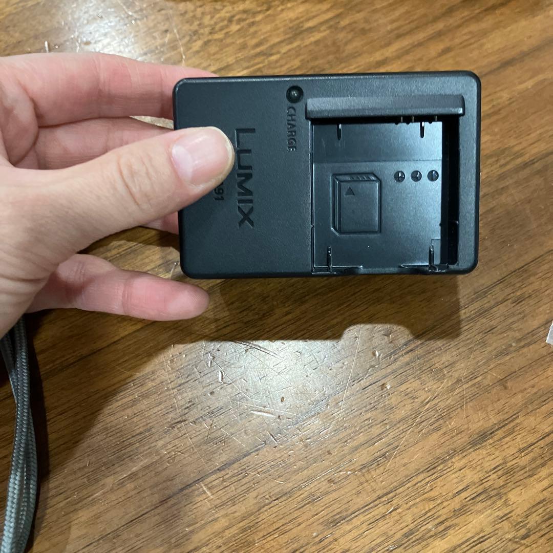 フ*ー様 Panasonic DMC-FX77 ゴールド　デジカメ　LUMIX