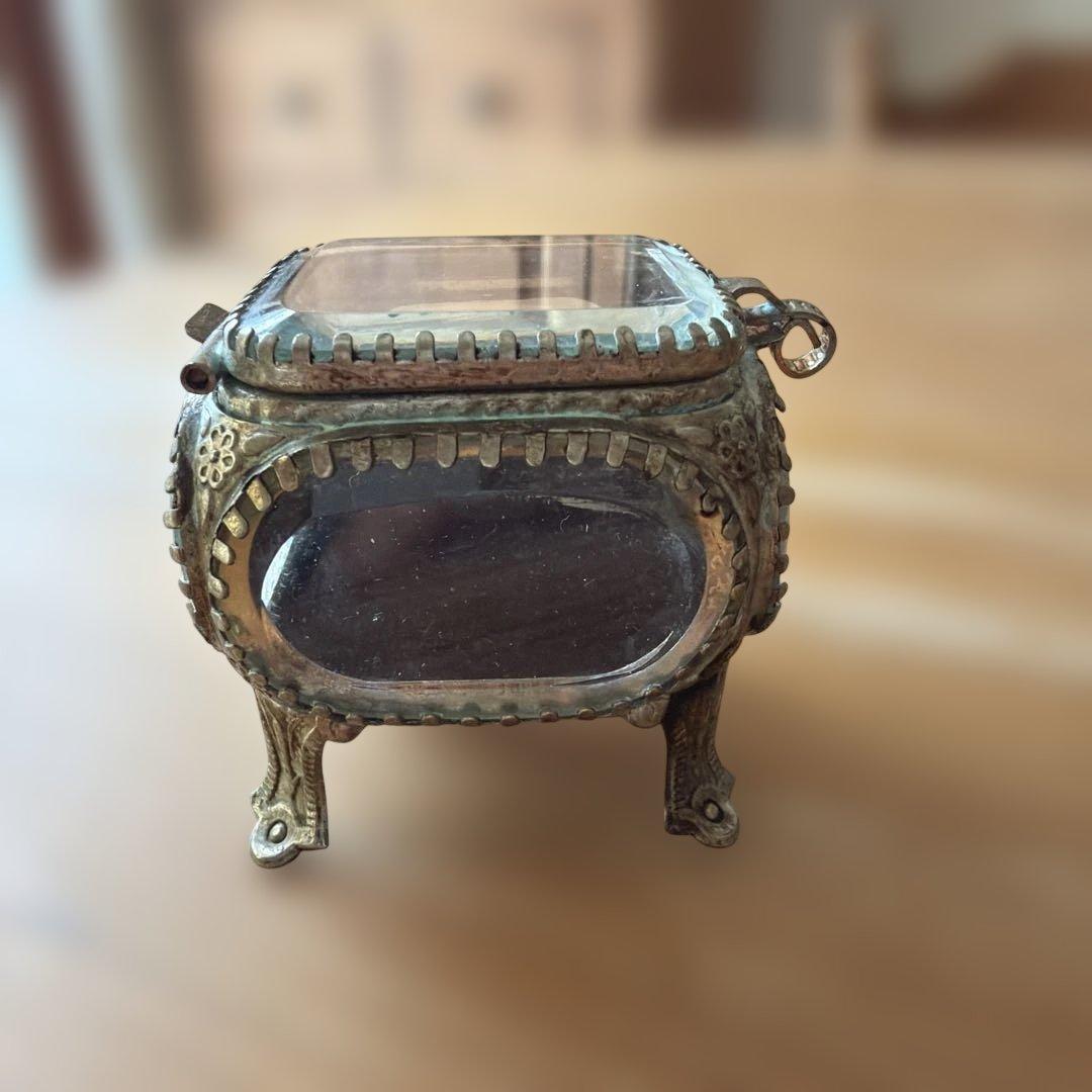 フランスアンティーク／ガラスの宝石箱