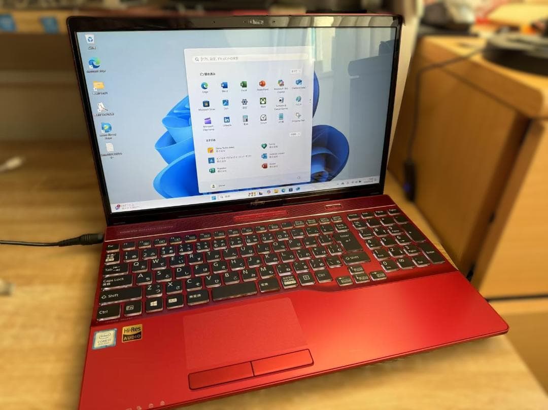 超美品 富士通 第8世代 16GB 新品SSD、HDD Office2021 Z