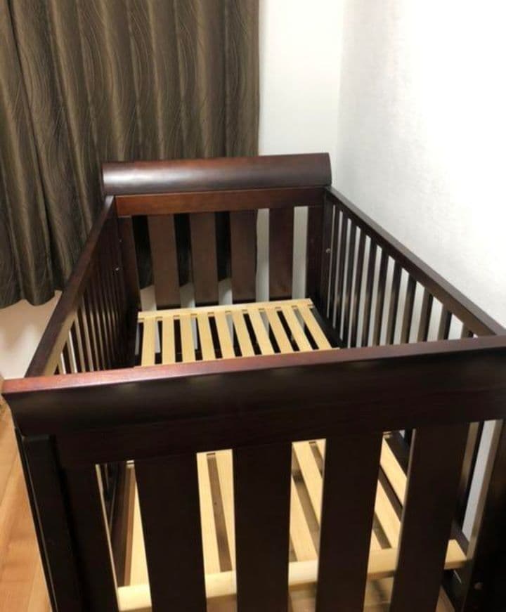 みなさま専用　ダークブラウン木製ベビーベッド