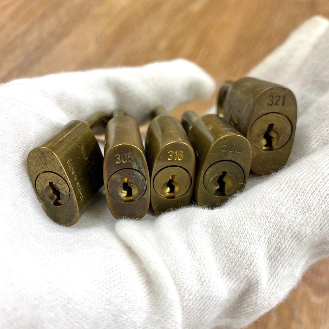 m4765 ルイヴィトン パドロック 鍵なし 南京錠10点セット おまけの衣類