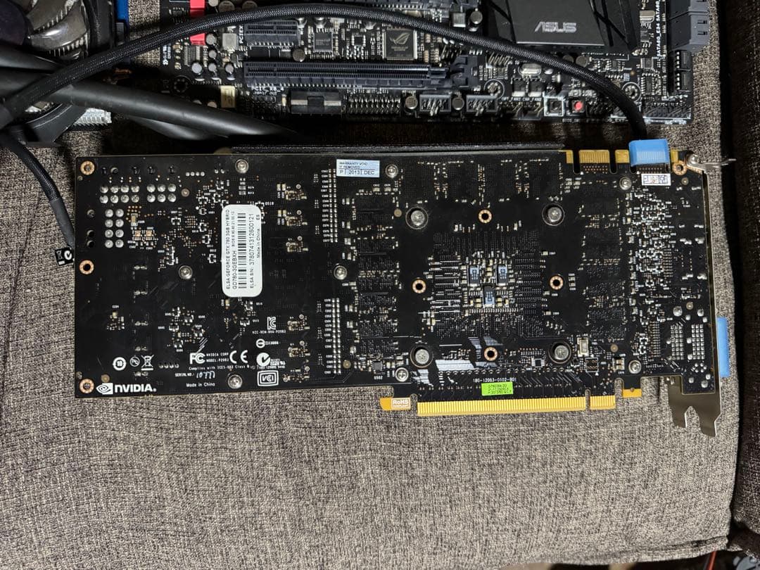 グラフィックボード・グラボ・ビデオカード ASUS RAMPAGE IV BLACK EDITION + GIGABYTE