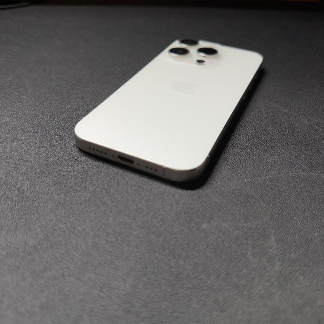 iPhone 15 Pro 128GB ホワイトチタニウム SIMフリー