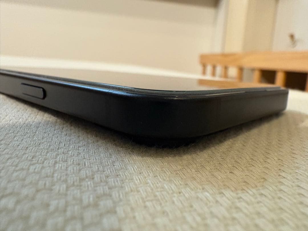 【美品】iPhone 15 ブラック 128GB SIMフリー