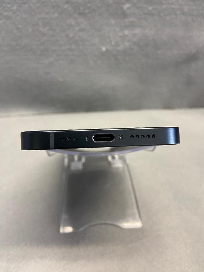 ほぼ未使用品 国内版 SIMフリー iPhone 16e 128GB ブラック色