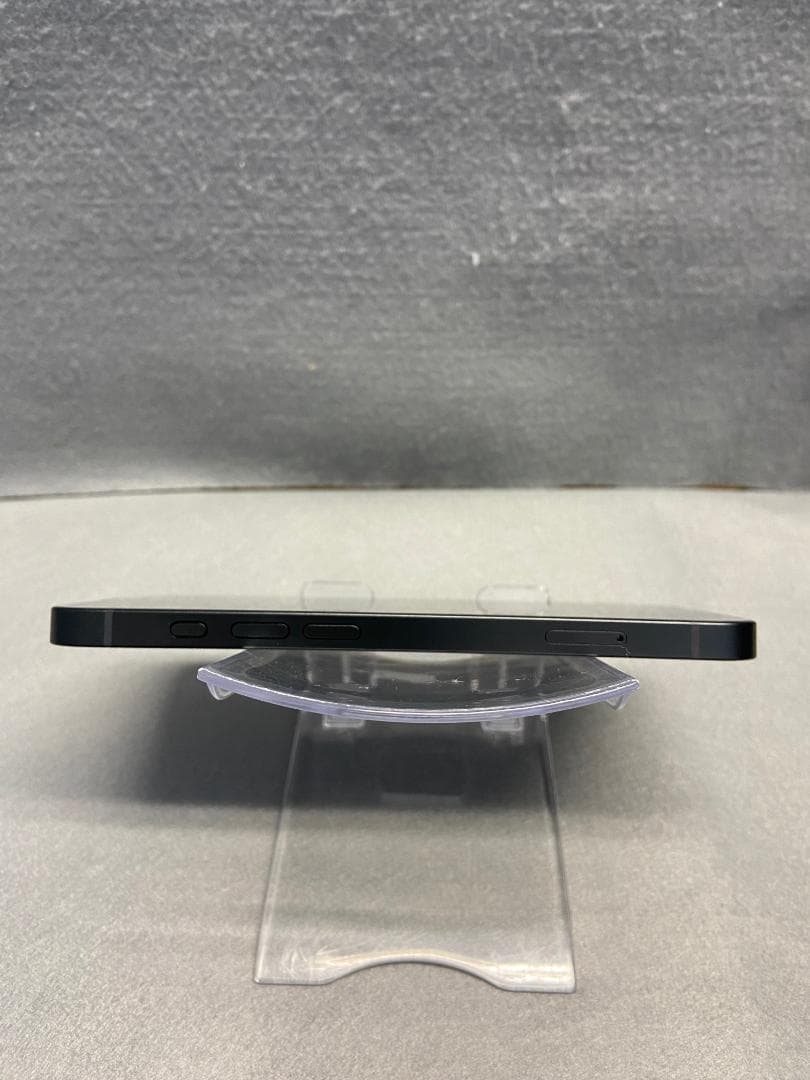 ほぼ未使用品 国内版 SIMフリー iPhone 16e 128GB ブラック色