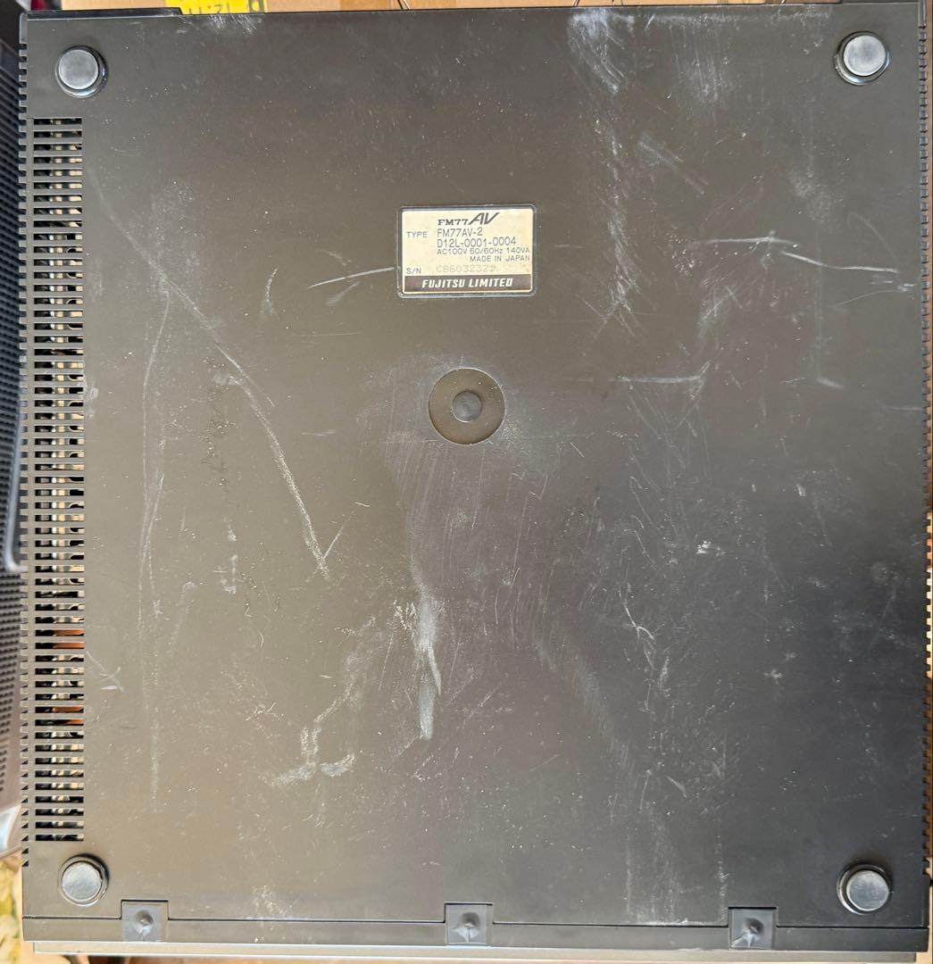 あ*い様 富士通　FUJITSU FM77AV-2 キーボード付き　通電確認ジャ
