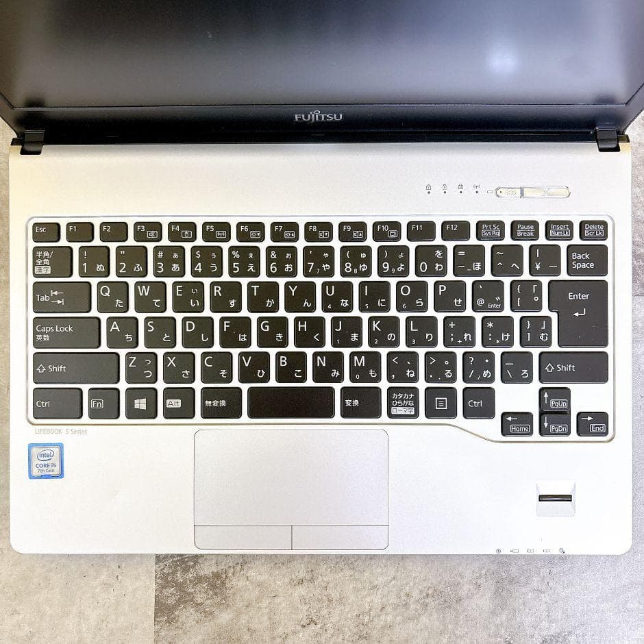 Coreｉ5✨小型軽量❣SSD搭載で快適✨フルHD カメラ付き 薄型 Win11