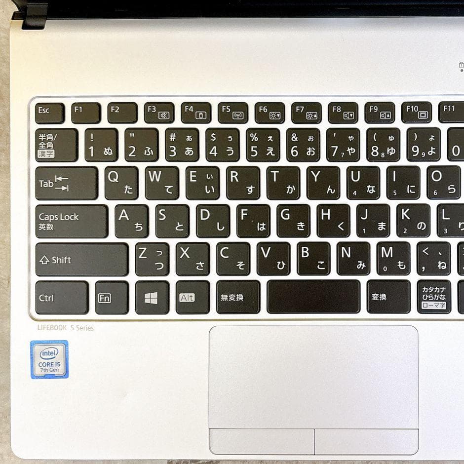 Coreｉ5✨小型軽量❣SSD搭載で快適✨フルHD カメラ付き 薄型 Win11