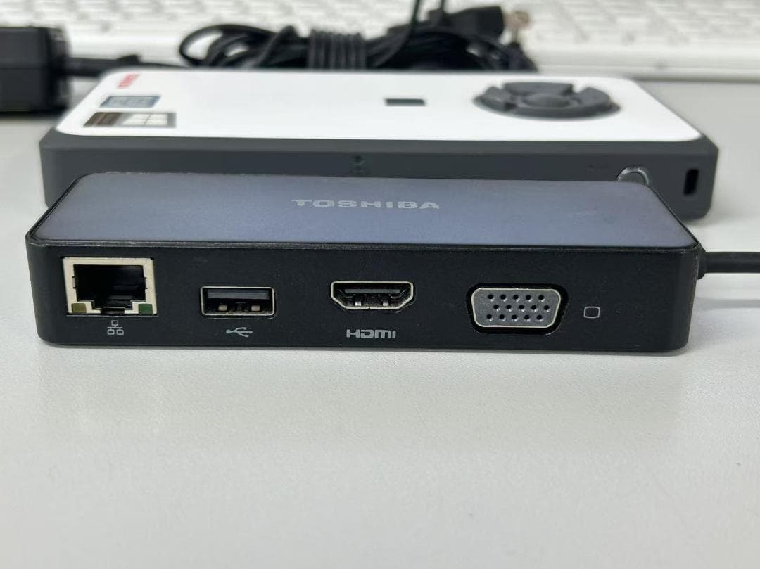 dynaEdge DE100/P m5-6y57 メモリ8GB/SSD256GB