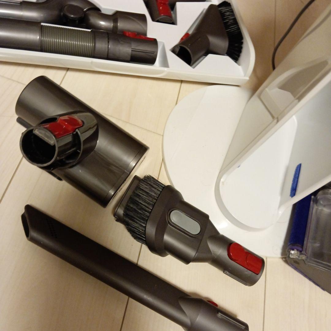 105.Dyson　Cyclone　v10