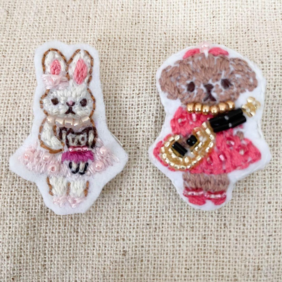 専用　ビーズ　刺繍ブローチ　ハンドメイド　クリスマス