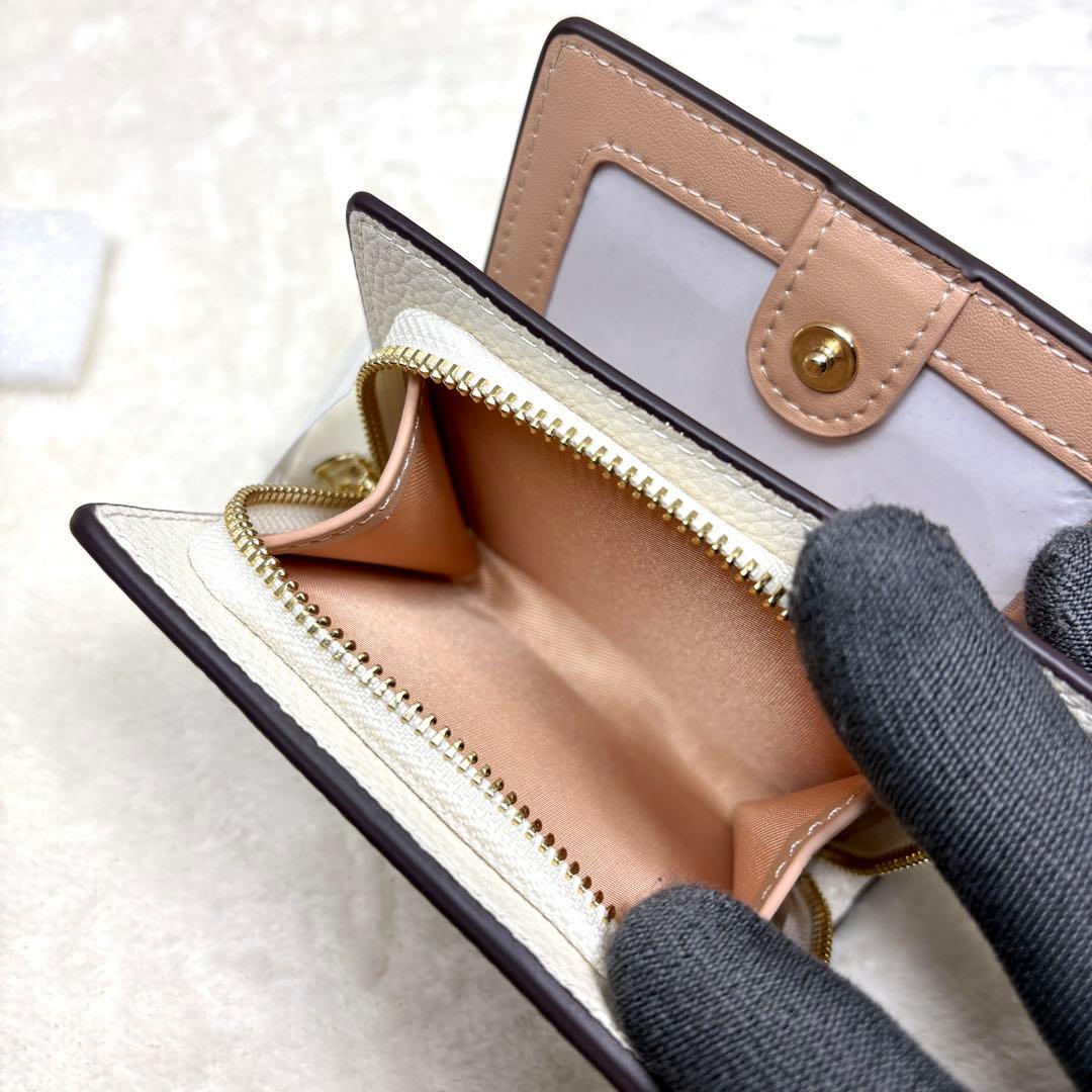 未使用 coach コーチ 猫 ねこ キトゥン 折り財布 財布 ホワイト