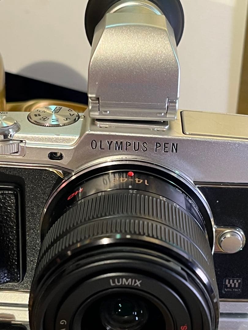 OLYMPUS PEN E-P5 レンズキット 外付けファインダー VF-2付属