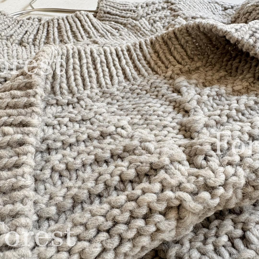 ペルートライアングルニット　sizeFREE　かぐれ