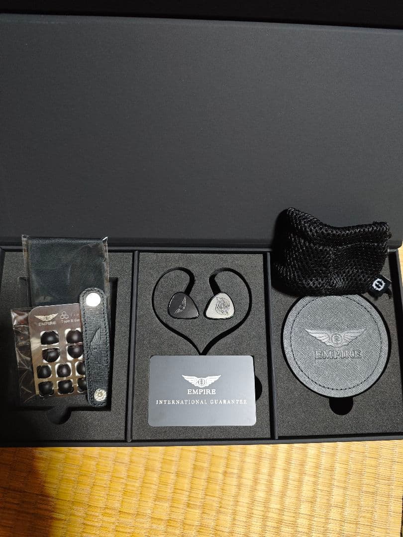 ほぼ未使用品 Empire Ears RAVEN　ブラック　保証有り