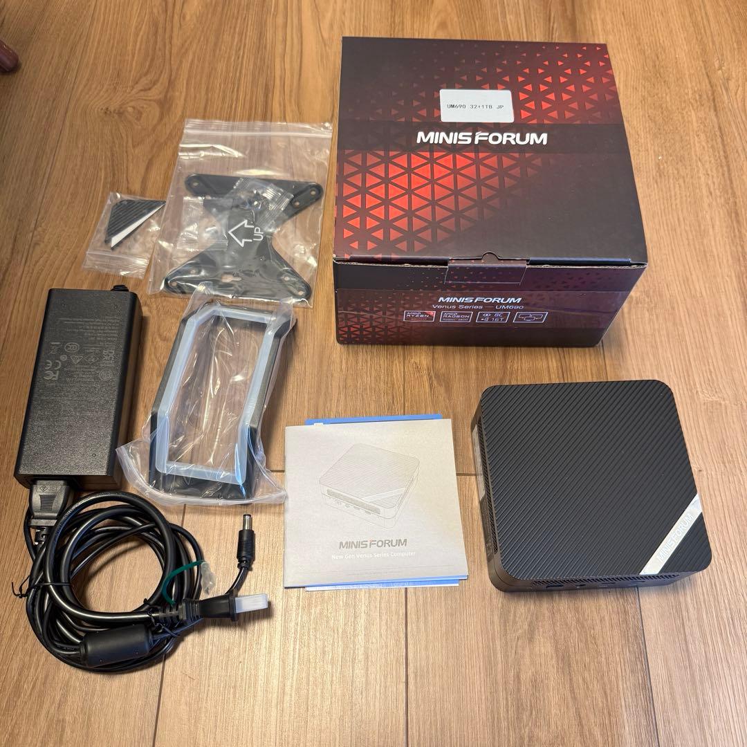 【ジャンク】MINISFORUM UM690 Ryzen 9 メモリ32GB
