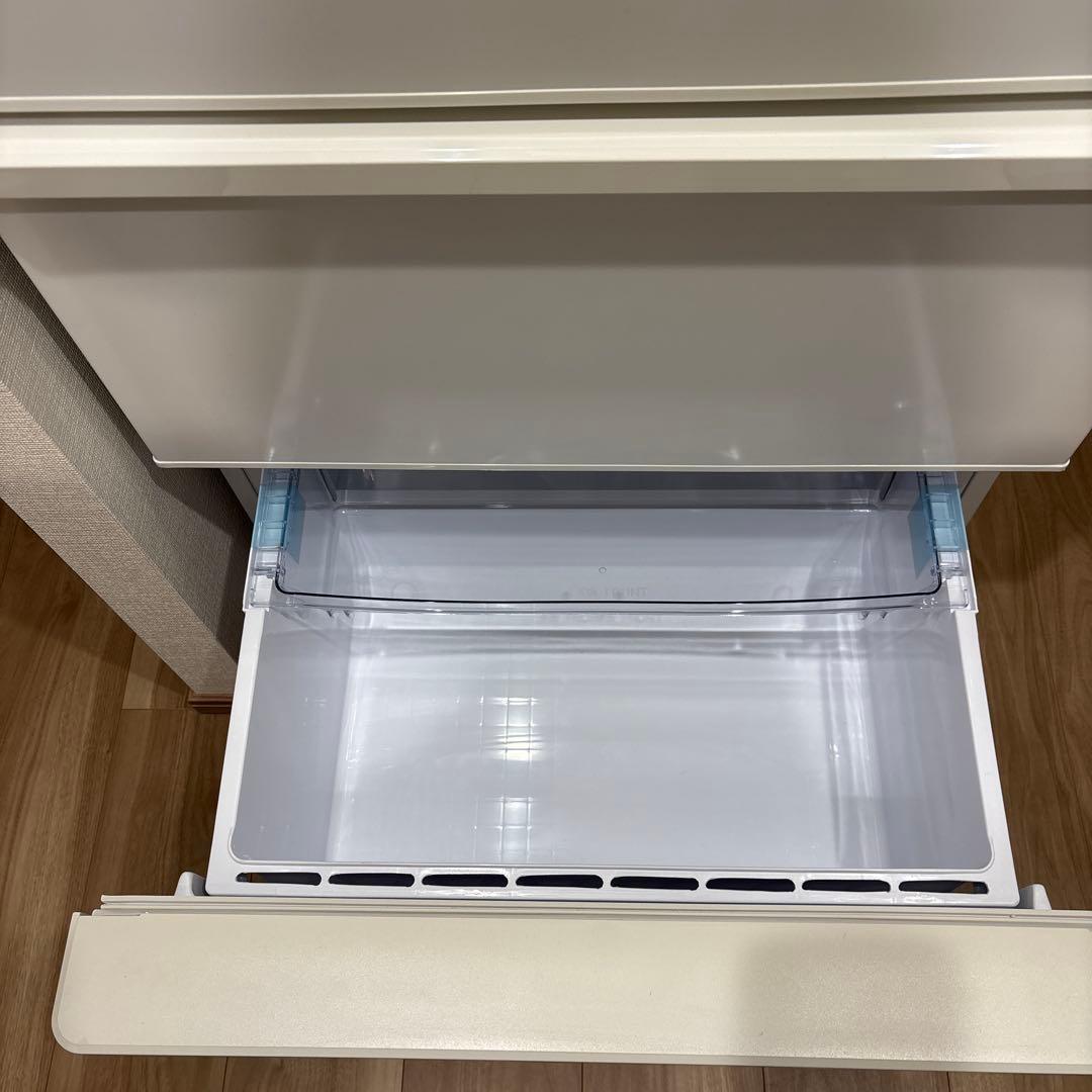 【新品】AQUA 右開き　272L 3ドア冷蔵庫　ミルク　2024年製