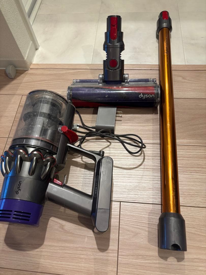 Dyson 掃除機 ダイソン SV12コードレスクリーナー