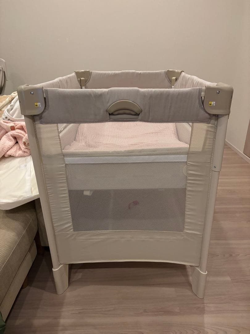 ask　Apricaベビーベッド ココネルエアープラス ホワイトベージュ