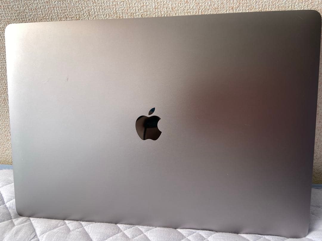 MacBookPro 16 2019 16GB 1TB　傷アリ
