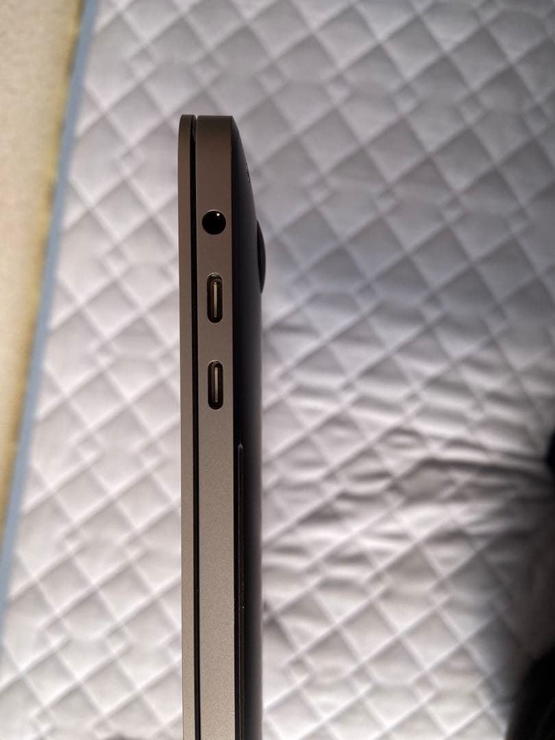 MacBookPro 16 2019 16GB 1TB　傷アリ