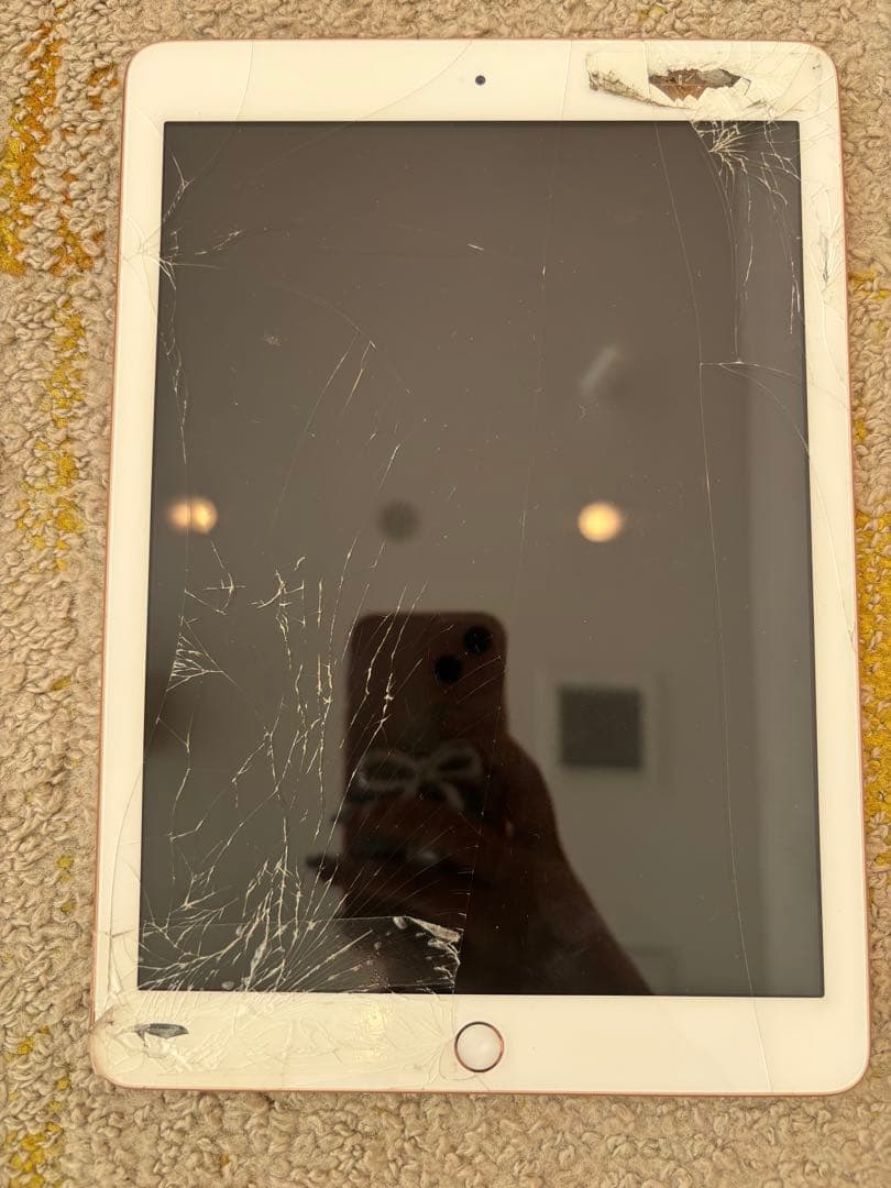 Apple iPad ローズゴールド 画面ひび割れ