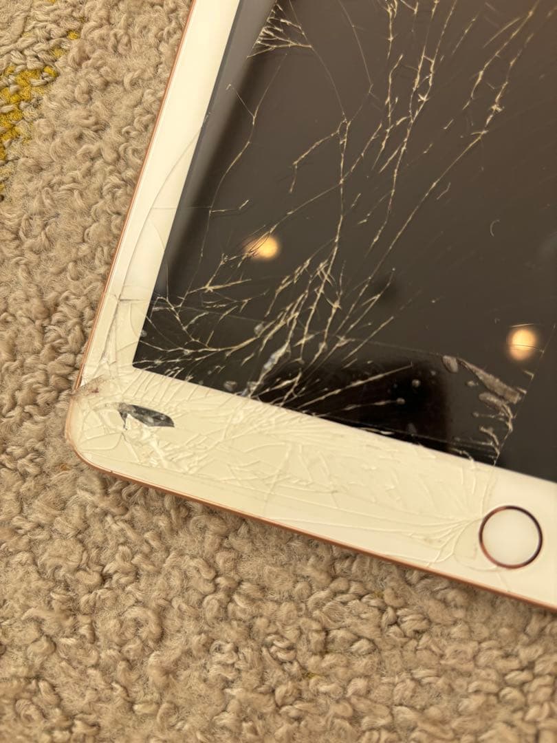 Apple iPad ローズゴールド 画面ひび割れ