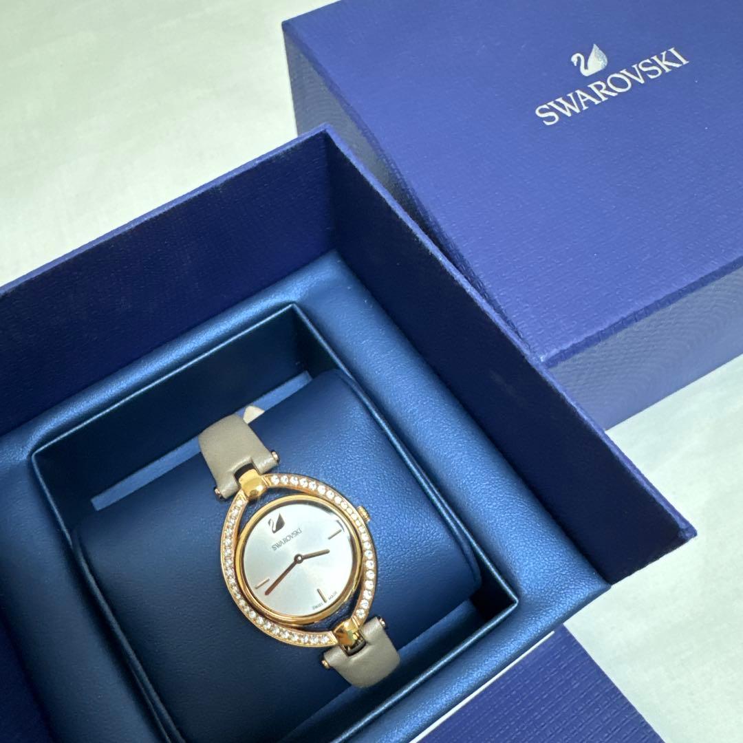 Swarovski クリスタル装飾 オーバルウォッチ