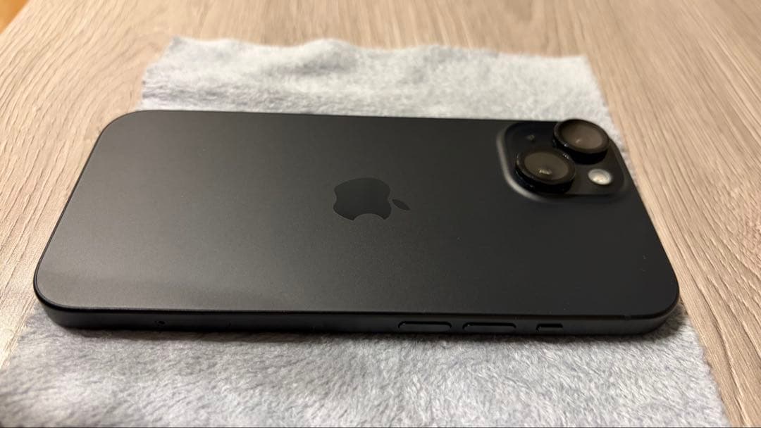 Apple iPhone 15ブラック【中古美品】【11/15までの出品】