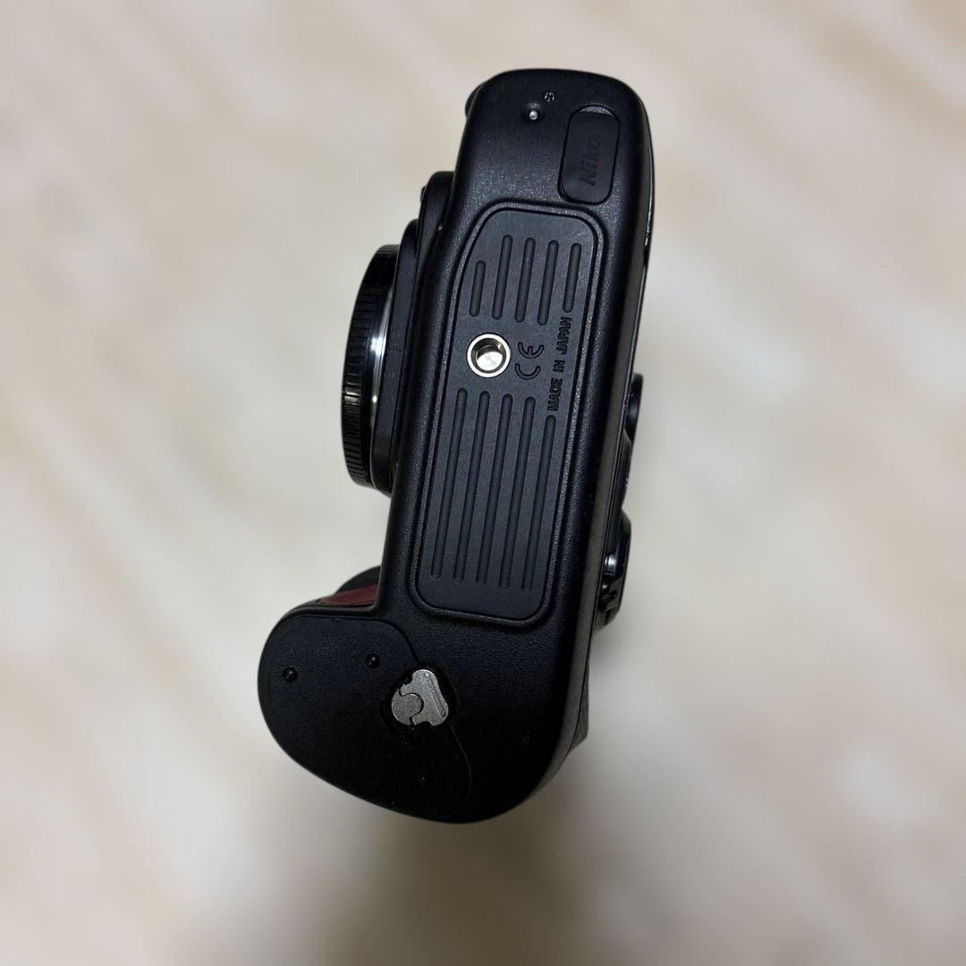 Nikon F100 フィルム一眼レフカメラ