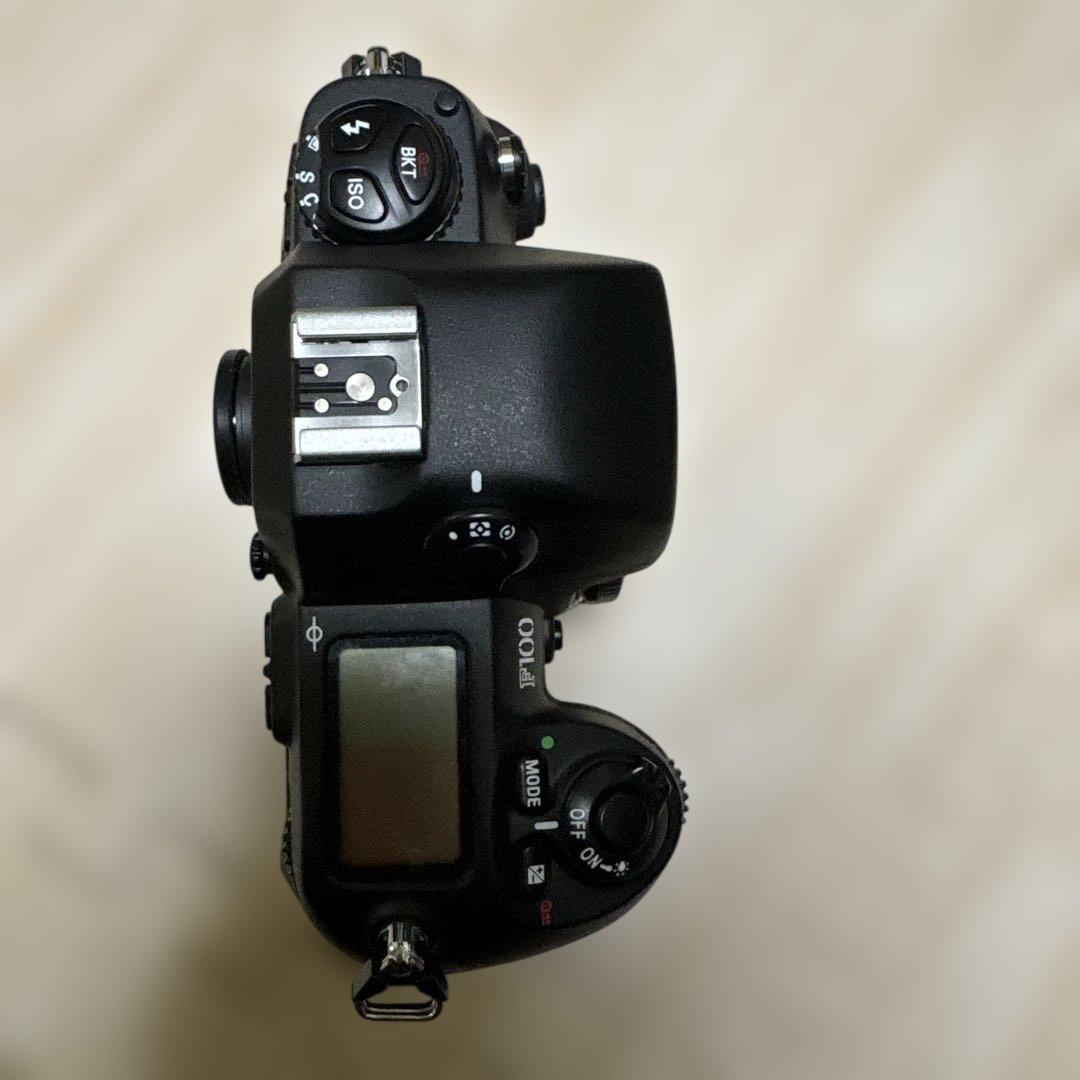 Nikon F100 フィルム一眼レフカメラ