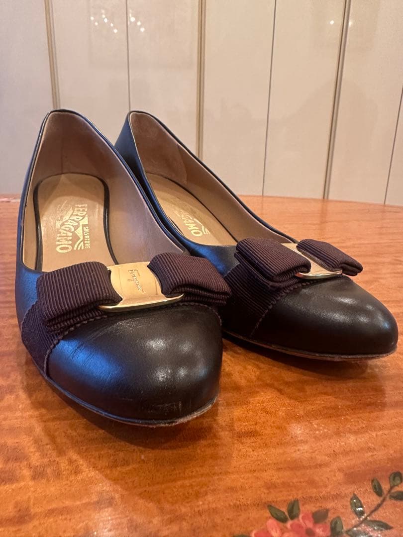 美品⭐︎Salvatore Ferragamo ブラックパンプス 6 1/2 D