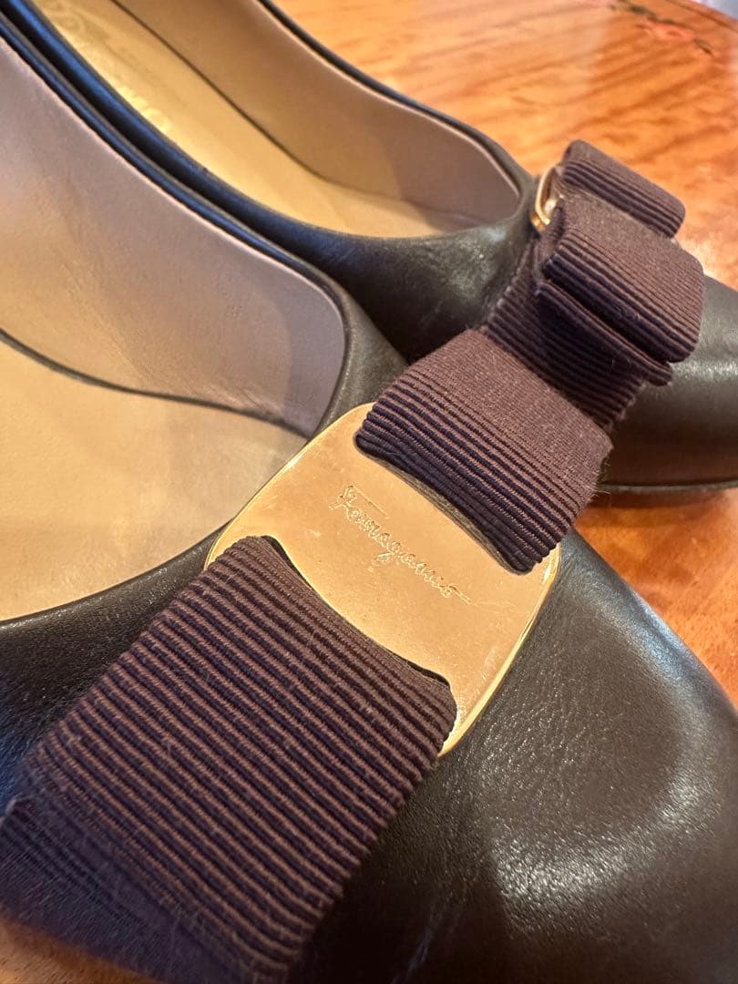 美品⭐︎Salvatore Ferragamo ブラックパンプス 6 1/2 D