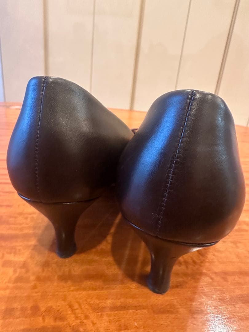 美品⭐︎Salvatore Ferragamo ブラックパンプス 6 1/2 D