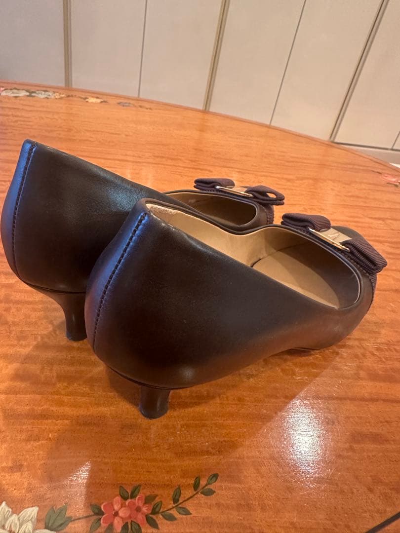 美品⭐︎Salvatore Ferragamo ブラックパンプス 6 1/2 D