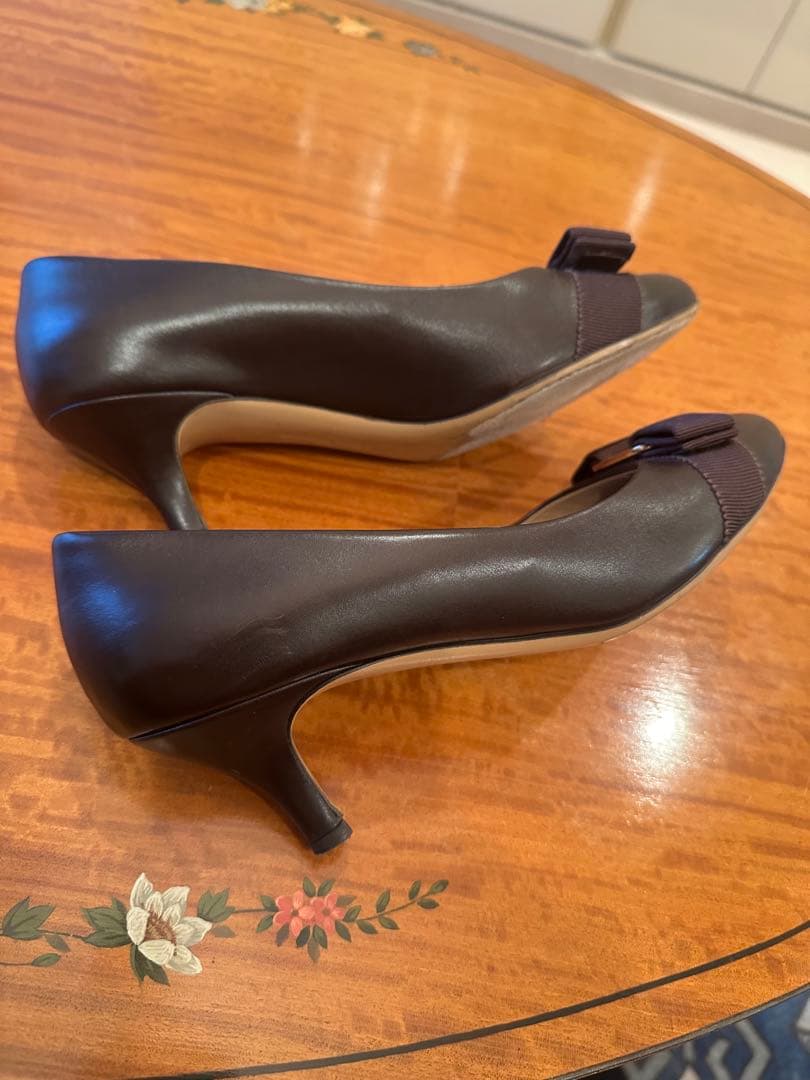 美品⭐︎Salvatore Ferragamo ブラックパンプス 6 1/2 D