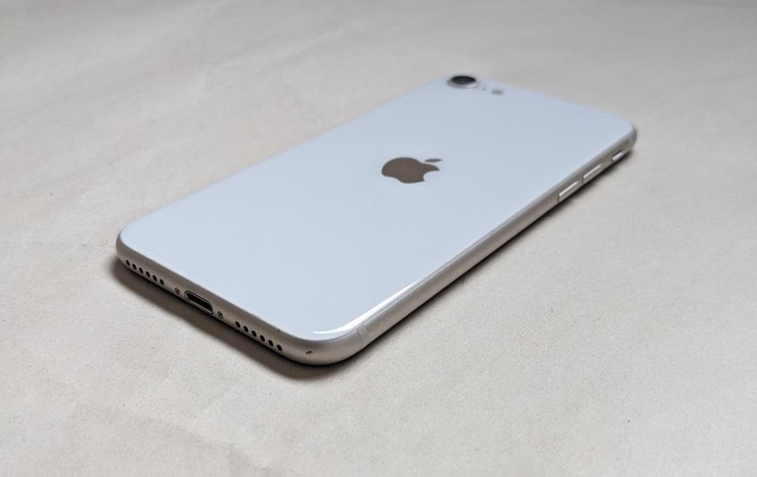 iPhone SE3 64GB バッテリー100％ SIMフリー 指紋認証対応