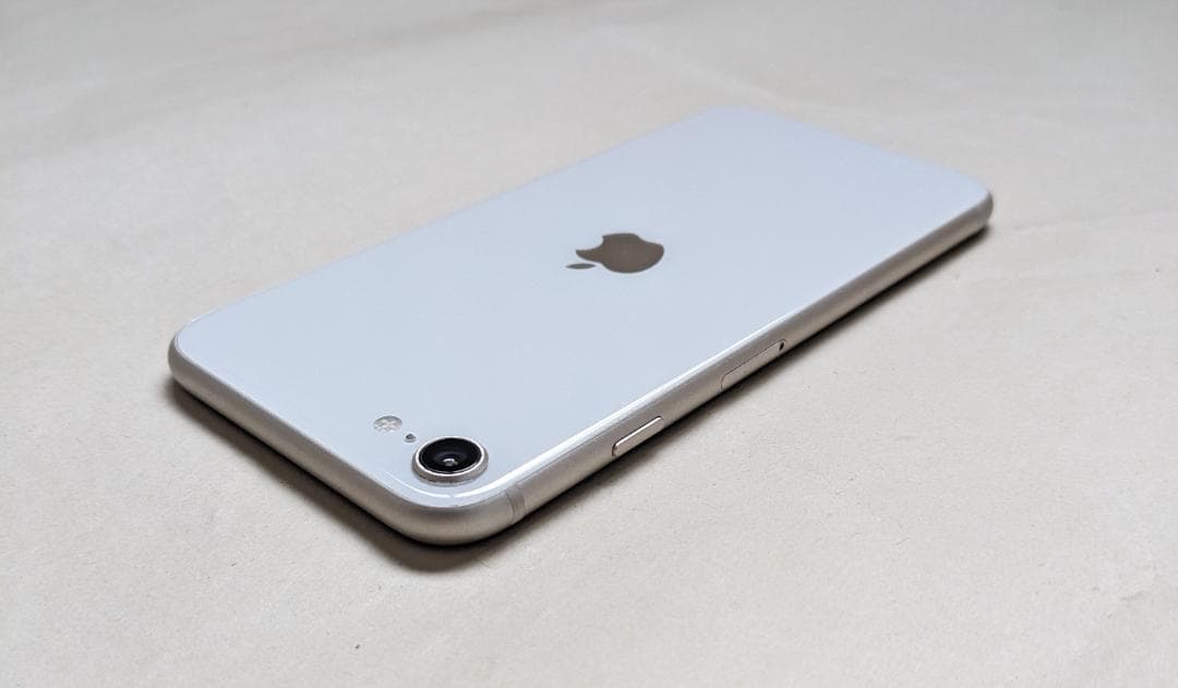 iPhone SE3 64GB バッテリー100％ SIMフリー 指紋認証対応