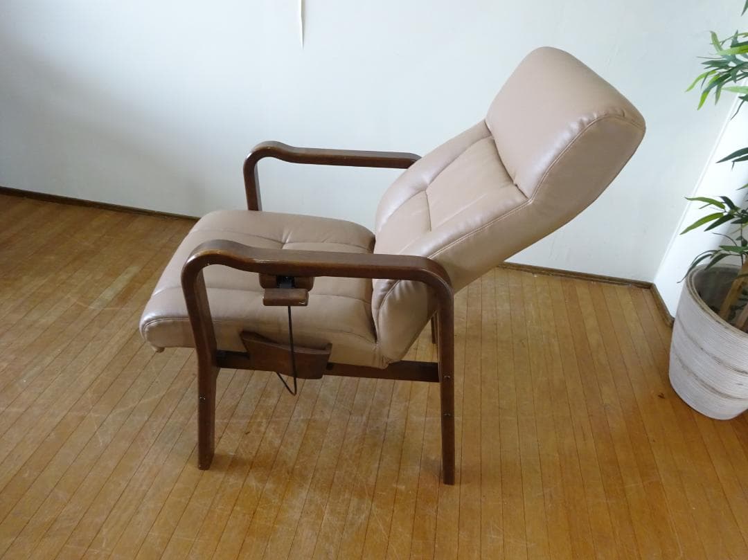 椿　富士ファニチャー　RAKU/楽　本革　リクライニングチェア