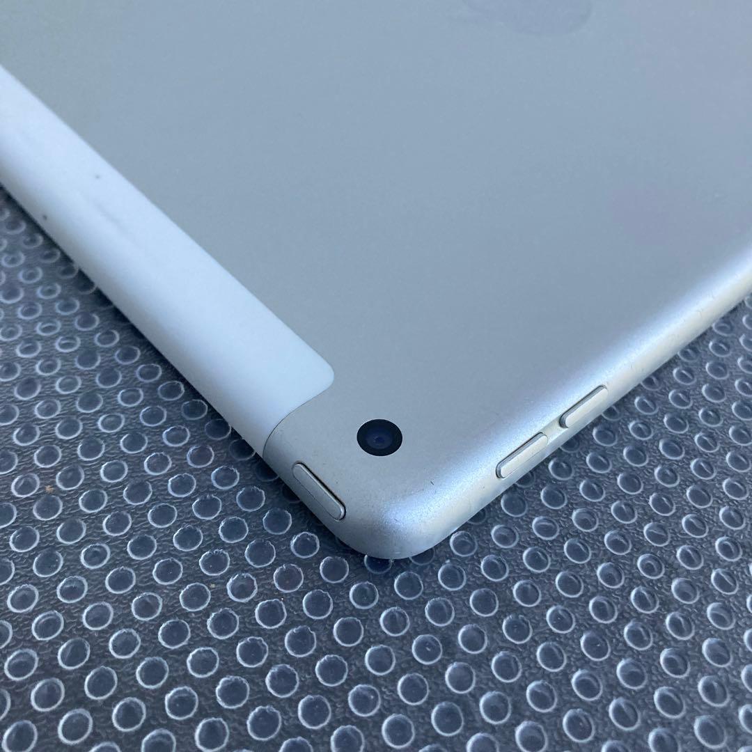 826【早い者勝ち】電池最良好☆iPad7 第7世代 32GB SIMフリー☆