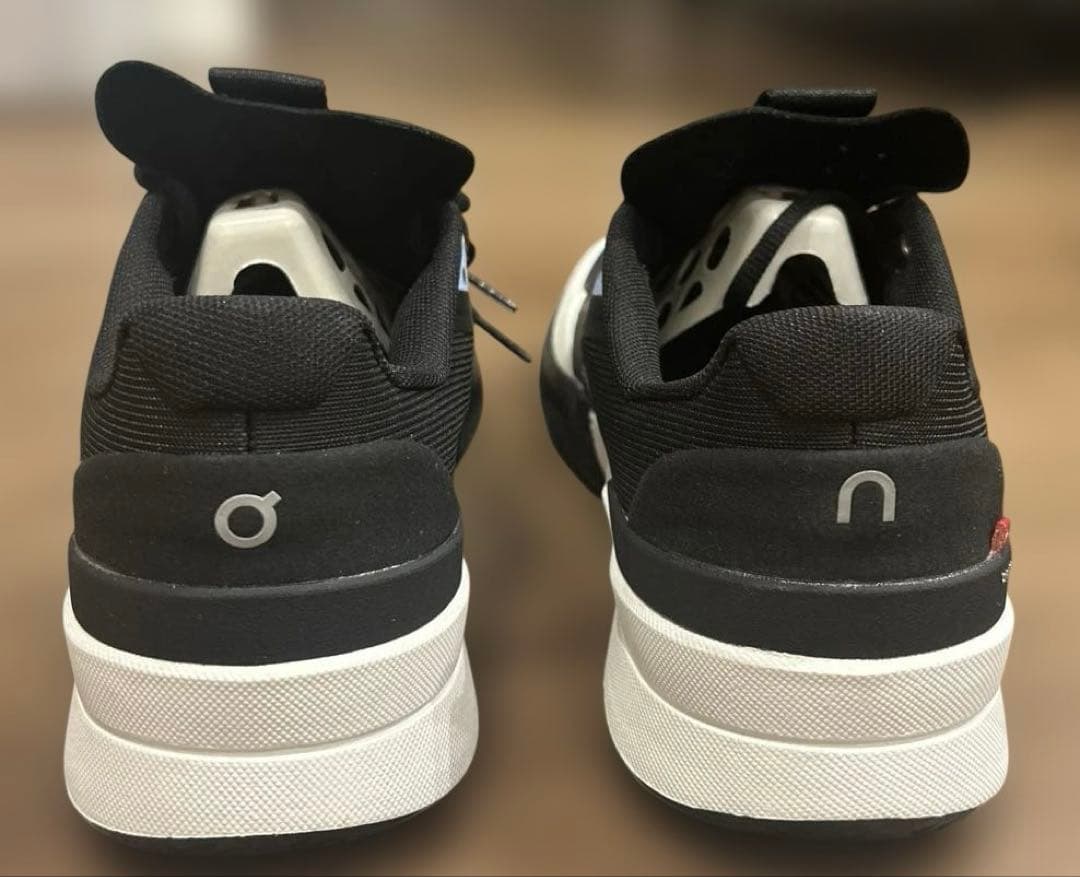 On テニスシューズ 黒/ レモンイエロー　クレーコート　27.5cm 新品